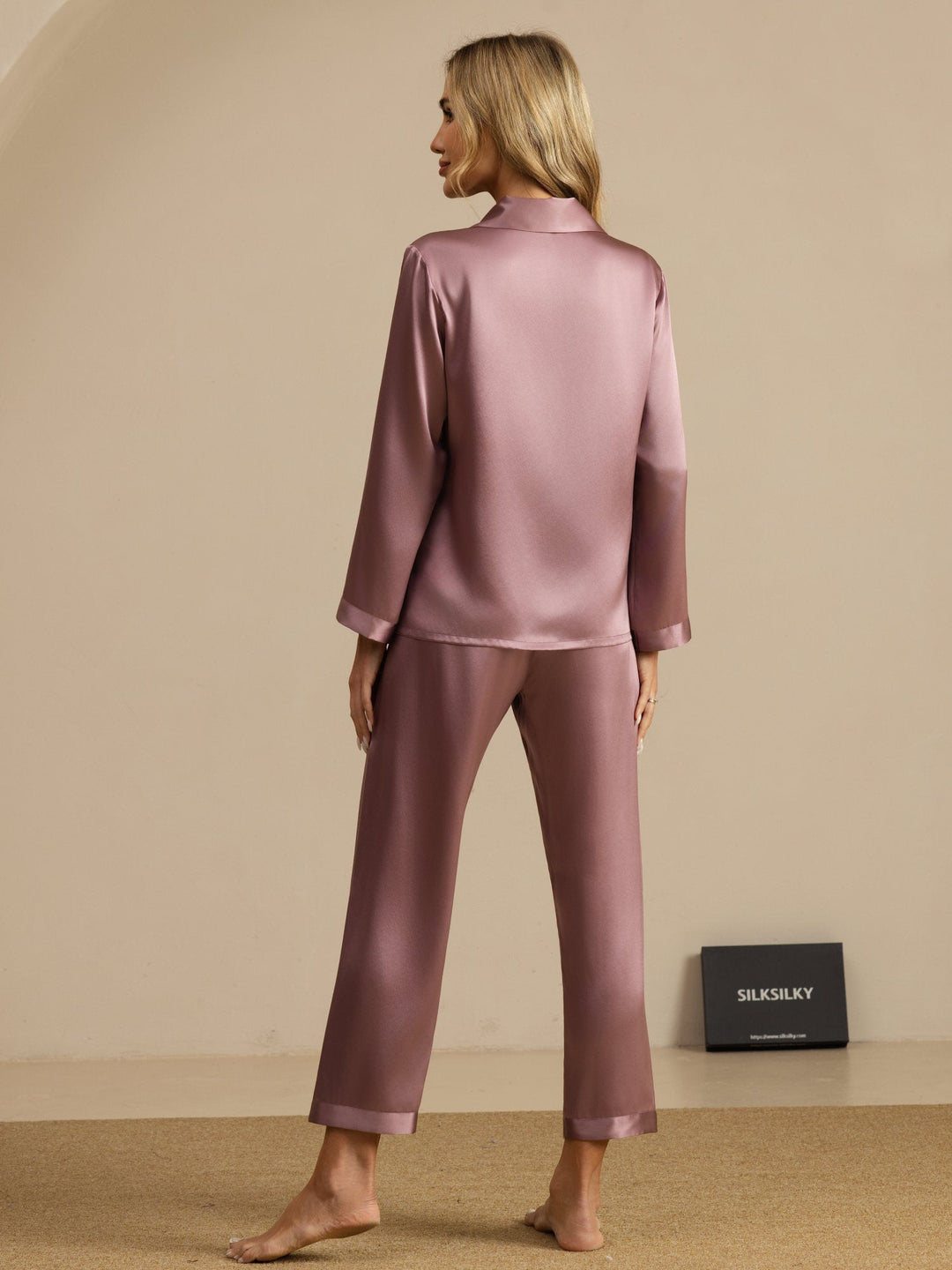 Reine Seide Knöpfe Damen Pyjamas