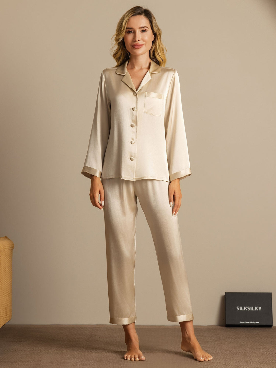 Reine Seide Knöpfe Damen Pyjamas