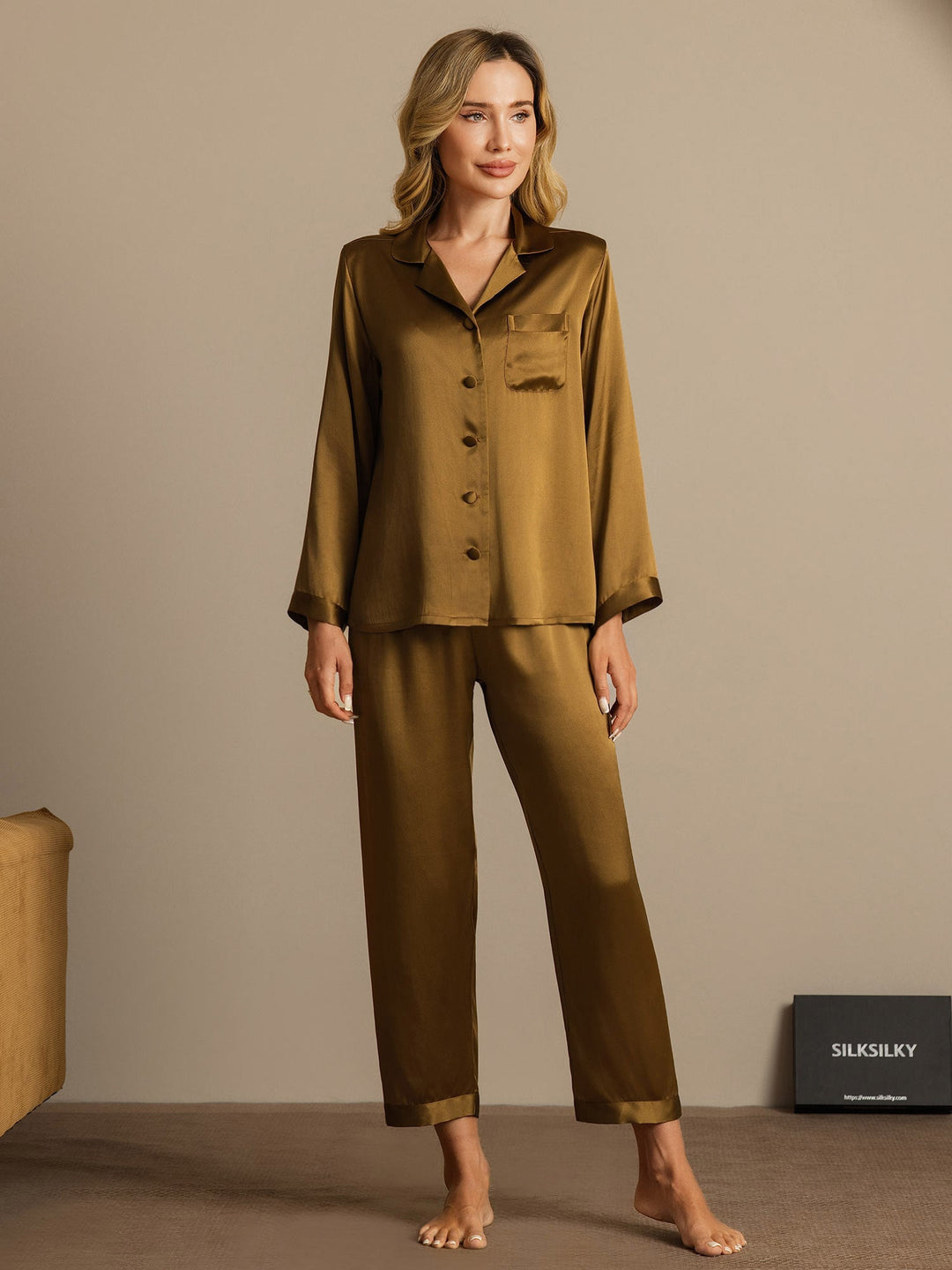 Reine Seide Knöpfe Damen Pyjamas