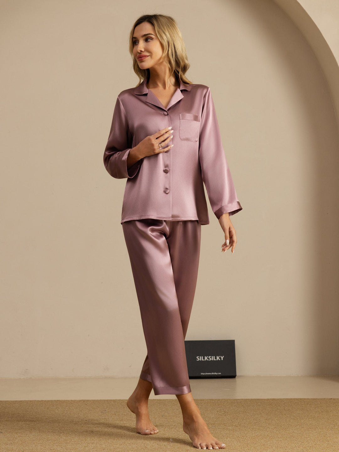 Reine Seide Knöpfe Damen Pyjamas