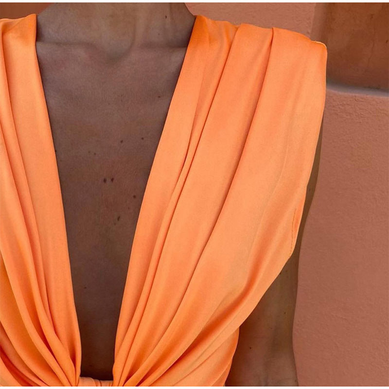 Isabelle – Partykleidung mit tiefem Ausschnitt