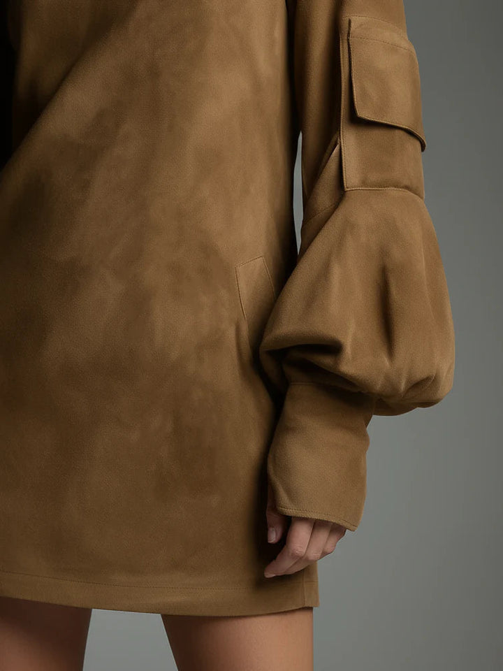 Mavie | Locker geschnittenes Wildlederkleid mit Stehkragen 