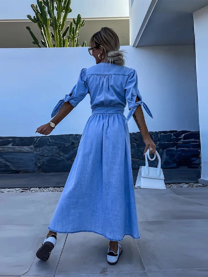 Clarina | Kleid mit tiefem V-Ausschnitt und Schlitz 