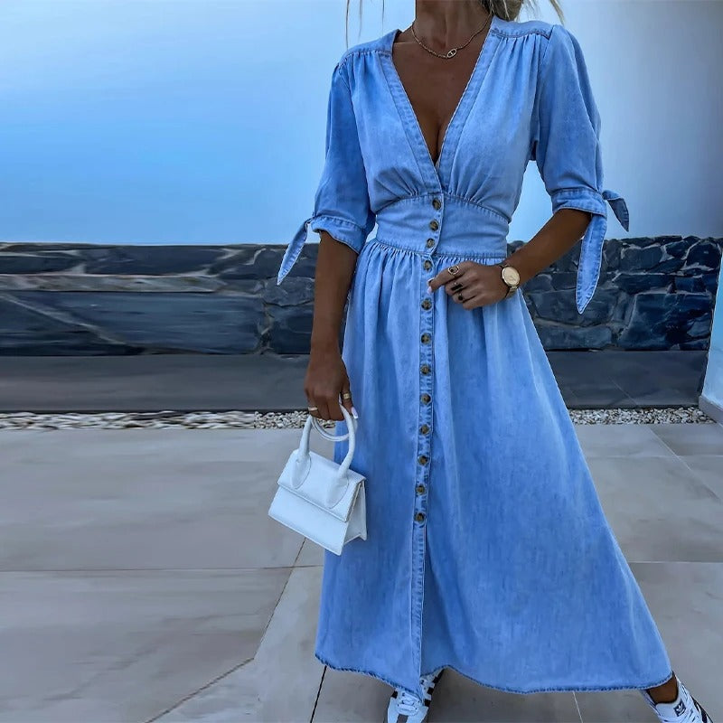 Clarina | Kleid mit tiefem V-Ausschnitt und Schlitz 